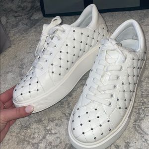 alyona platform sneaker